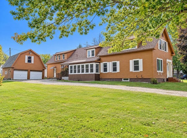 28 Baker Street, Clinton, ME 04927