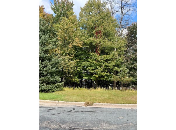 2514 Eagle Terrace, Eau Claire, WI 54703