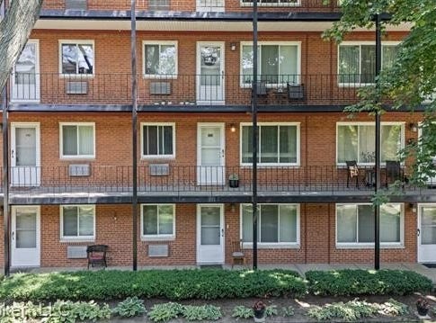 2915 W 13 Mile Road, Royal Oak, MI 48073