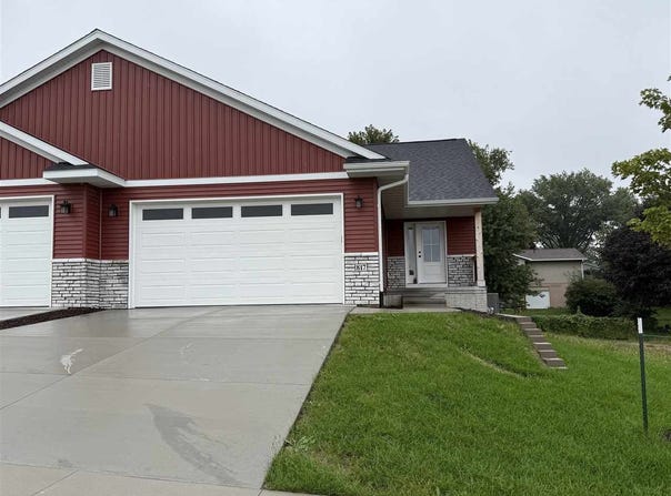 817 Prairie View Dr, WestBranch, IA 52358