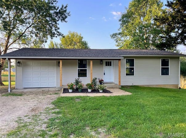 1671 Elmont Road, Sullivan, MO 63080