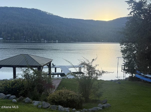 155 Beltane Pl, Sagle, ID 83860