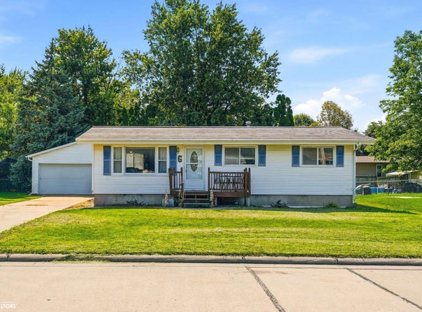 140 Centennial Drive, Mediapolis, IA 52637