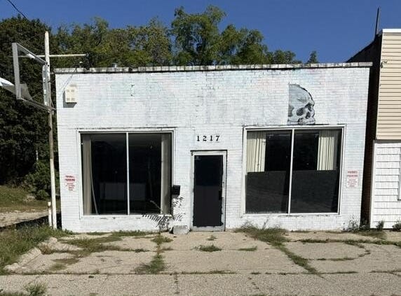 1217 Cesar E Chavez Avenue, Lansing, MI 48906