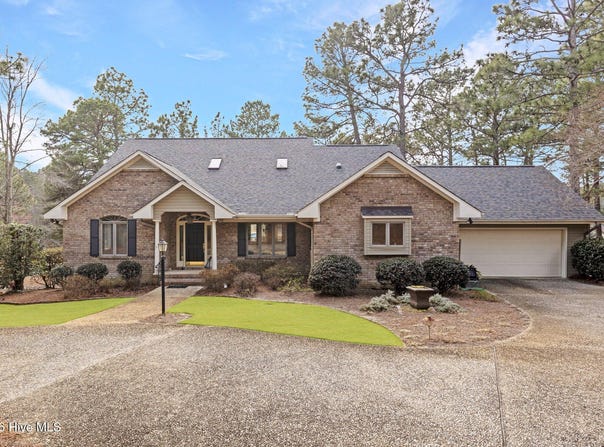 253 Devonshire Avenue W, West End, NC 27376