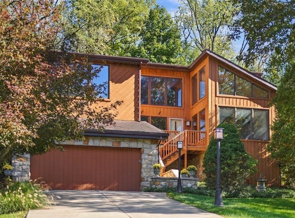 4282 Forest Glen Dr, Hampton, PA 15101