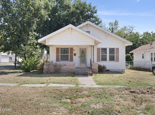 3 SW E St, Miami, OK 74354