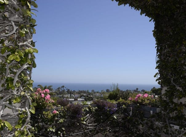 16645 Akron St, Pacific Palisades, CA 90272