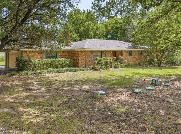 9102 E 32 Highway, Marietta, OK 73448