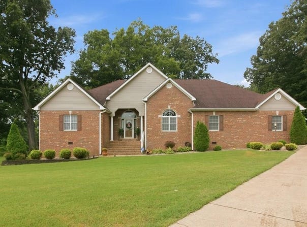 1305 Oakbrook Dr, PARIS, TN 38242