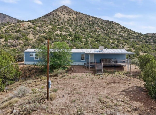 31 Atanacio Road NE, Albuquerque, NM 87123