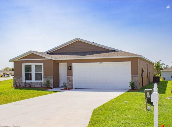 1392 Stone Ridge Circle, Sebring, FL 33870
