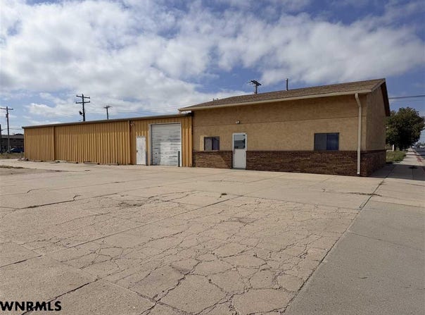 1506 E OVERLAND, Scottsbluff, NE 69361
