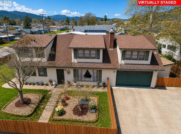 212 PARK St, Riddle, OR 97469