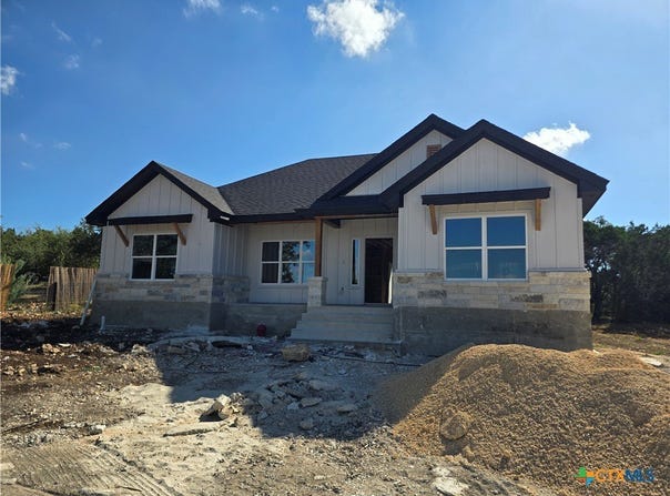 1221 Lasso Loop, Canyon Lake, TX 78133