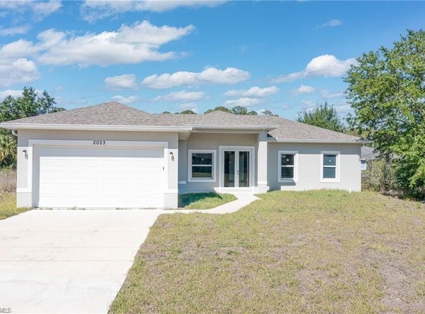 2023 Robert Ave lot: 25, ALVA, FL 33920