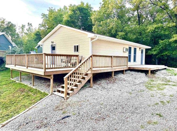 104 Pine Rd, Montezuma, IA 50171