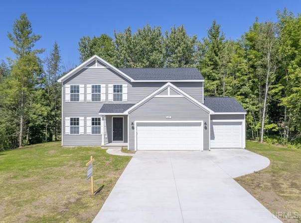 627 Oaklawn Drive, Hancock, MI 49930