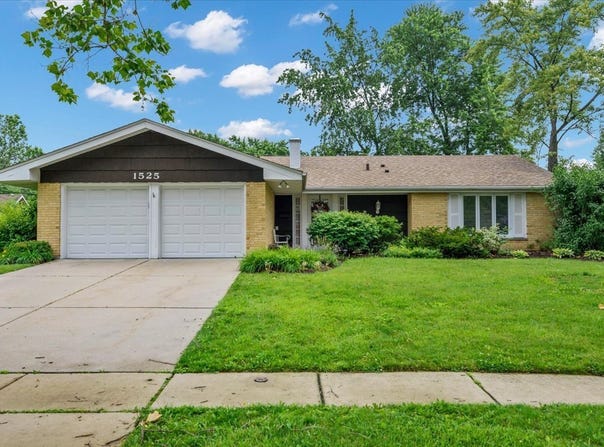 1525 Mayfield Lane, Hoffman Estates, IL 60169