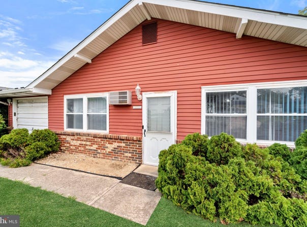 160 ELMTOWNE Boulevard, HAMMONTON, NJ 08037