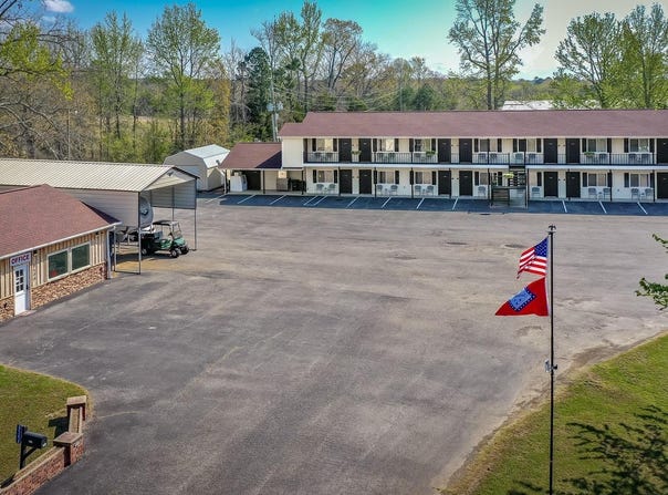 8546 Edgemont Rd., Greers Ferry, AR 72067