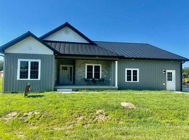 505 E Iowa St., Oblong, IL 62449