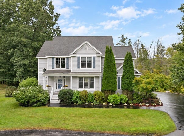 7 Quail Hollow, Stratham, NH 03885