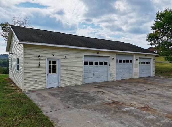 4362 GOLD RUSH Road, Pilot, VA 24138