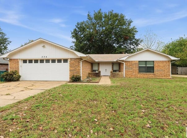 204 Ridgecrest St., New Boston, TX 75570