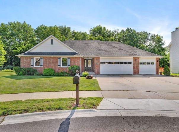 525 Stacey Court, Braidwood, IL 60408
