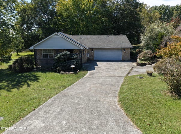 8325 SHARP Rd, Powell, TN 37849