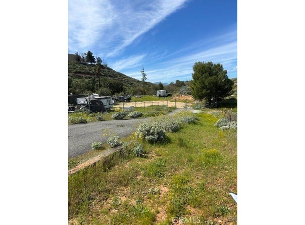 Kimes Lane, Perris, CA 92570