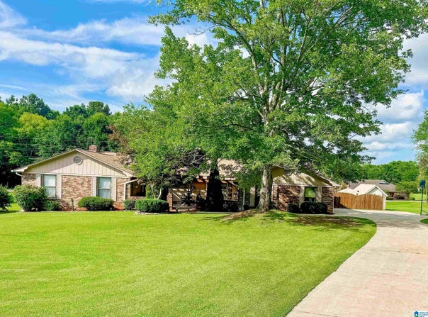 128 ROUNDABOUT ROAD, TALLADEGA, AL 35160