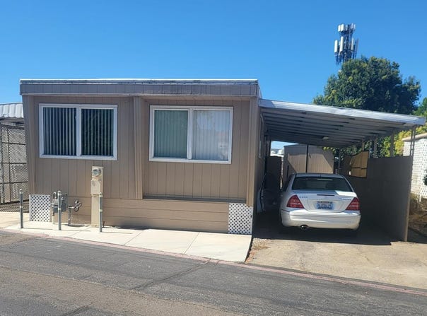 1724 Minnewawa Avenue, Clovis, CA 93612