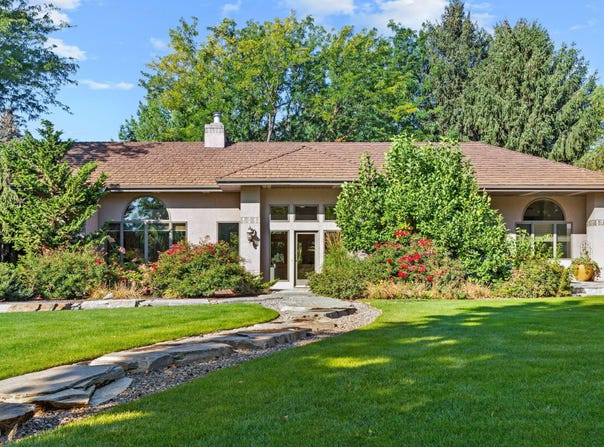 2985 N Holl Dr, Eagle, ID 83616