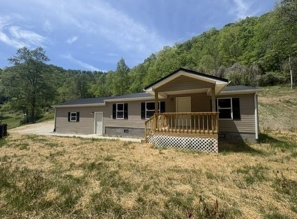 580 Conley Fork, Prestonsburg, KY 41653