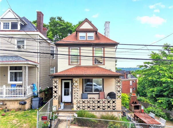 1218 Mutual St, Sheraden, PA 15204