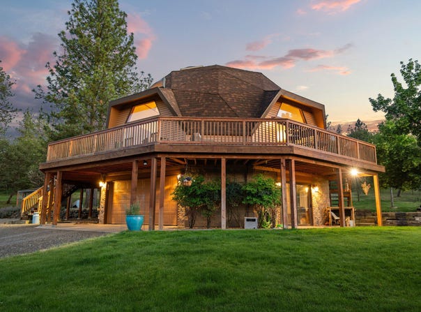 226 Entrada Drive, Eagle Point, OR 97524