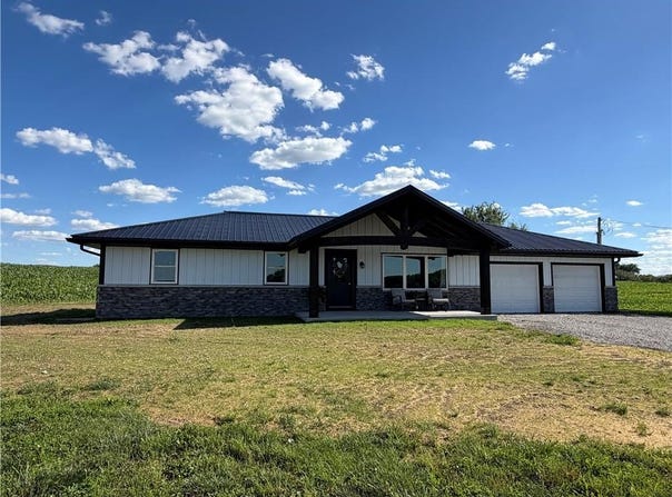 6890 SE Rogers Road, Cameron, MO 64429