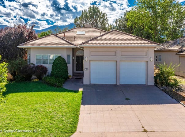 33 Ridge View Place, Battlement Mesa, CO 81635