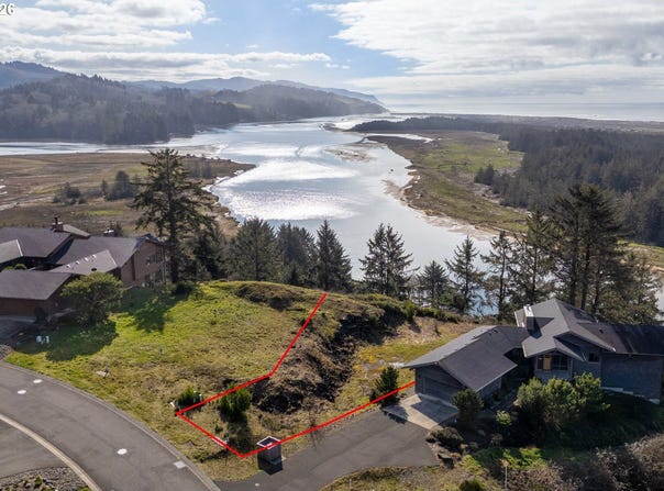 7400 KINGFISHER Loop, PacificCity, OR 97135
