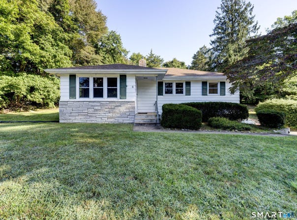 6 Whalehead Drive, Ledyard, CT 06335
