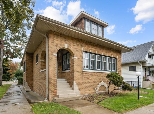 900 Lathrop Avenue, Forest Park, IL 60130