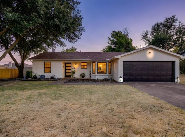 1304 Augusta Road, Benbrook, TX 76126