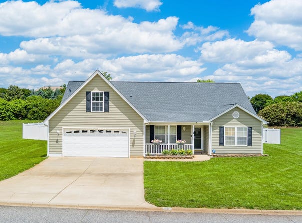 315 Shadowfield Acres Drive, Duncan, SC 29334