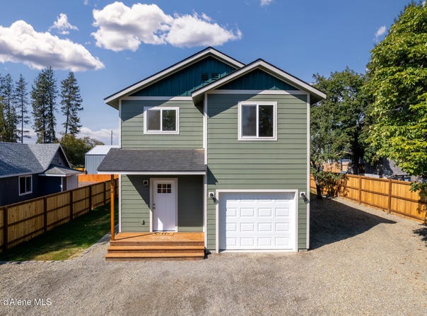 240 7th St, Priest River, ID 83856