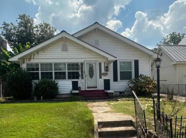 302 E 2nd St, Tuscumbia, AL 35674
