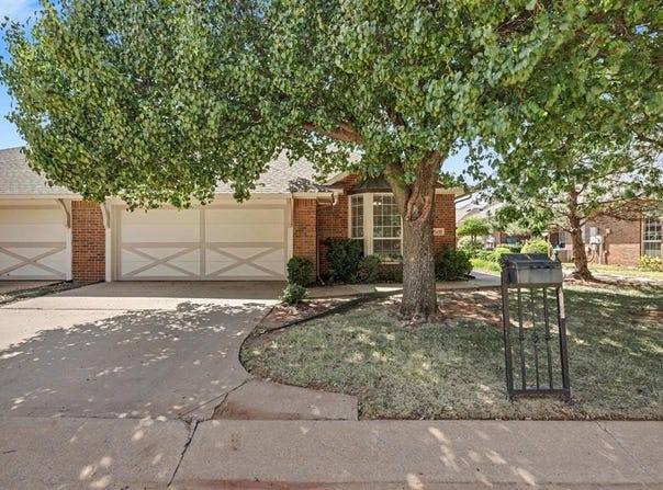 15419 Monarch Lane, Edmond, OK 73013