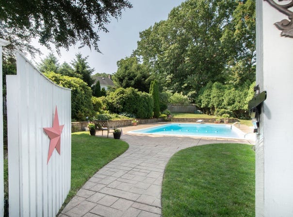 60 Packard Drive, Braintree, MA 02184