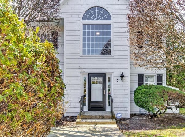 25 Mitchell, Westhampton Beach, NY 11978